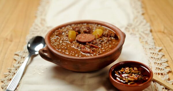 Guiso de lentejas vegetariano (450 kcal)