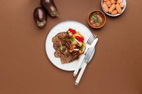 Bife encebollado (450 kcal)